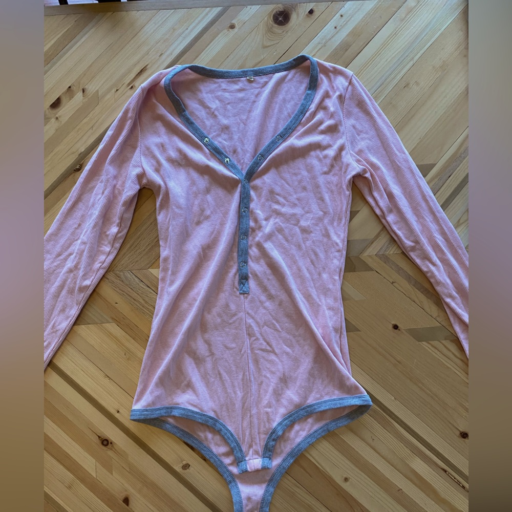 Women’s medium ribbed onesie